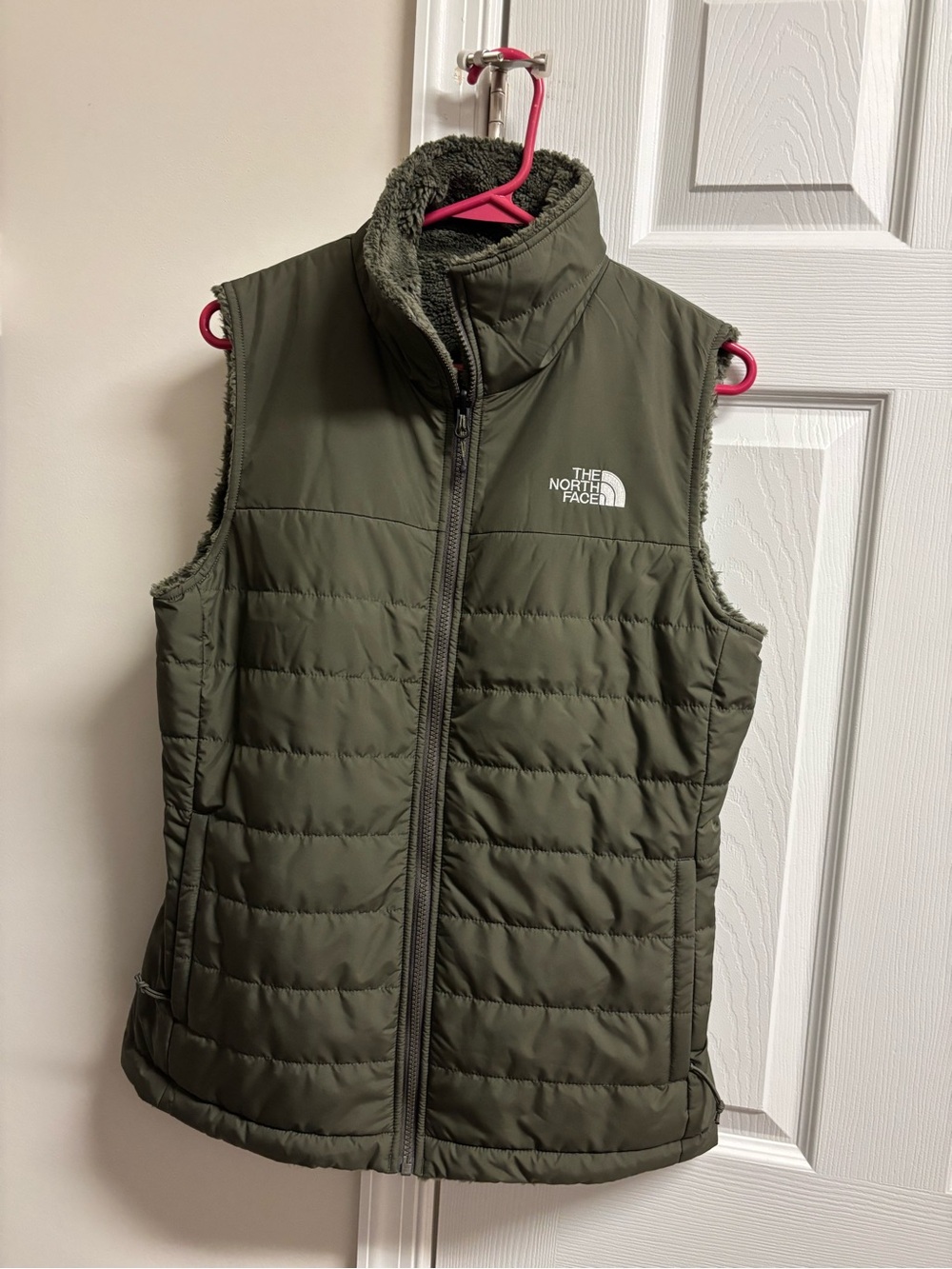 The North Face Women's Olive Hoodless Puffer Vest